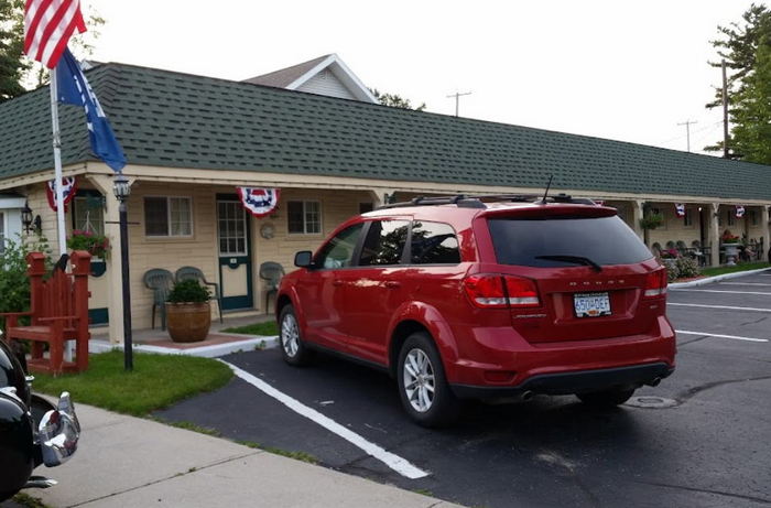 Lamplighter Motel - Recent Photos From Website (newer photo)